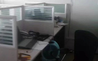 作業場の設備はまだ整っていなかった